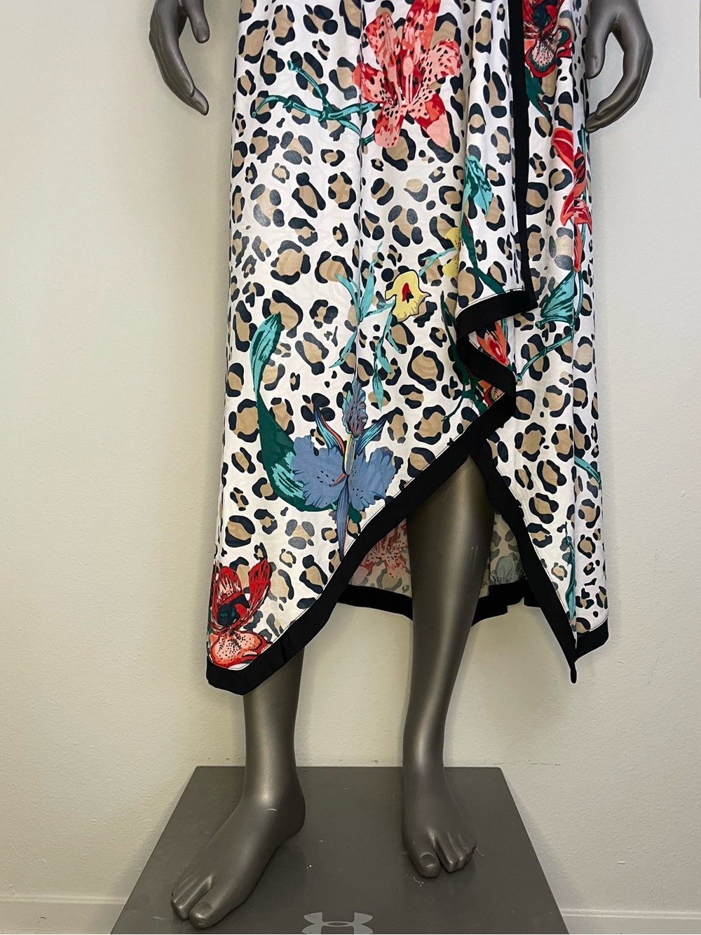 Soft Surroundings Skirt S Floral Leopard Print Asymmetrical Midi White Flowy - Picture 5 of 9